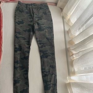 Camouflage Hudson jeans, size 25